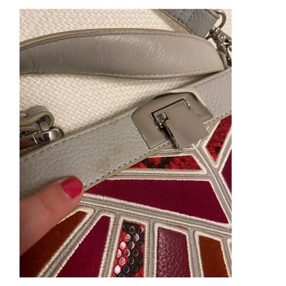 Exotic Sam Edelman stone grey pebbled leather snake embroidered geometric - Picture 7 of 7